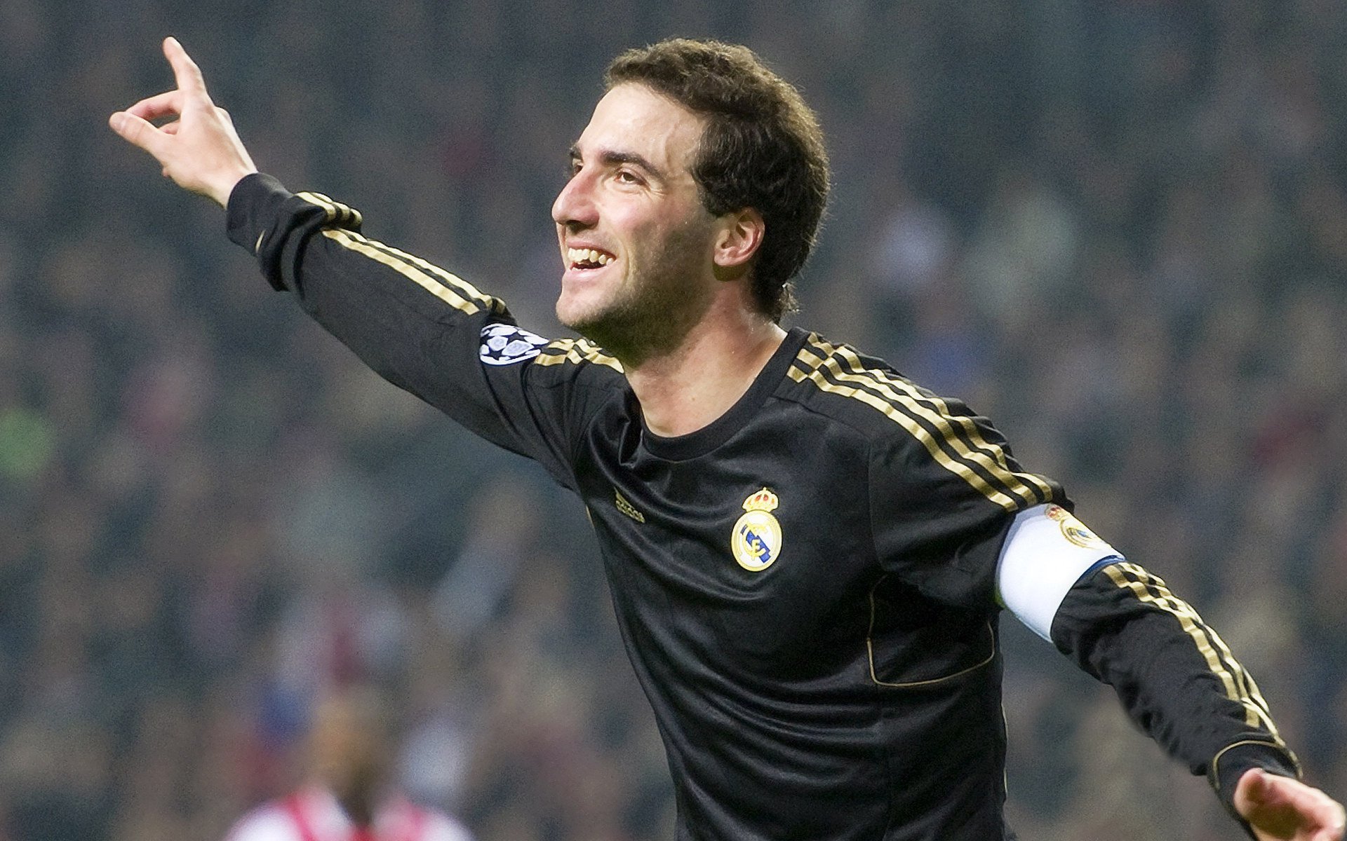 AYX体育-德甲绝佳阵地战：攻防对抗的艺术表达，德甲榜首大战