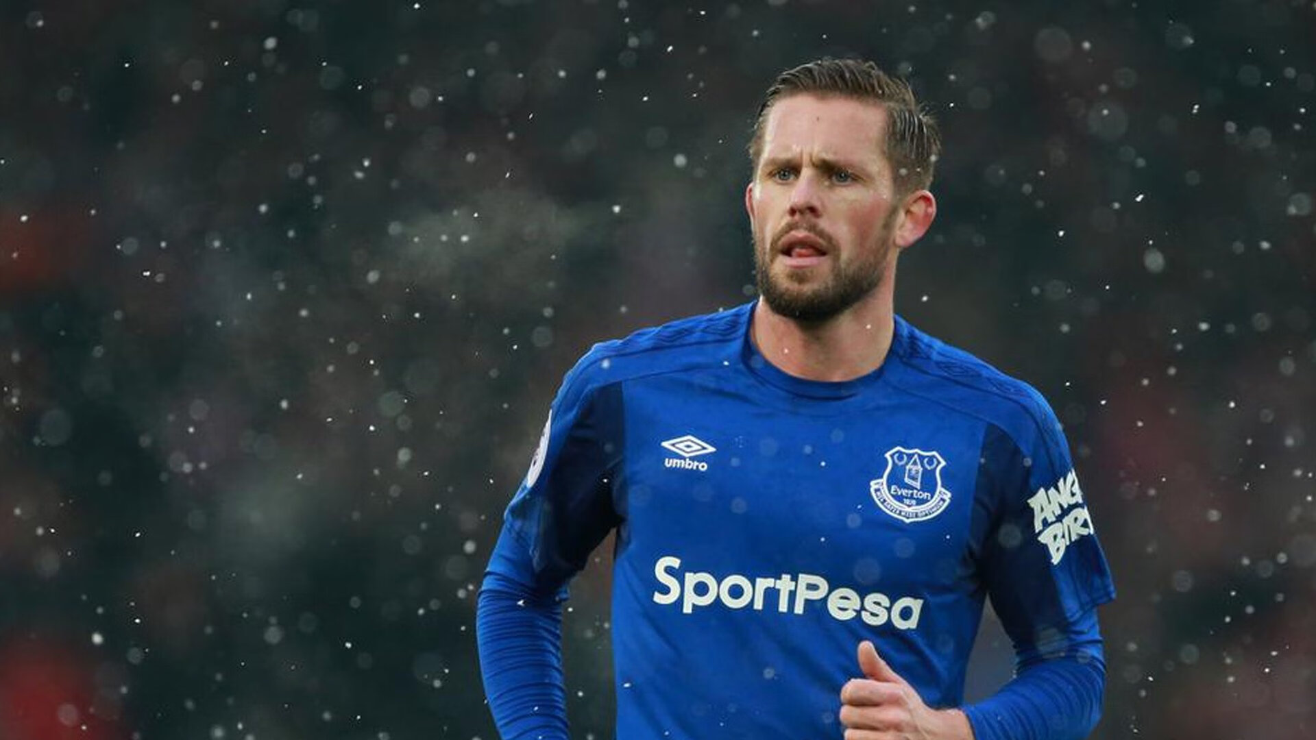 英超决战，教练点赞球队，英超决赛直播